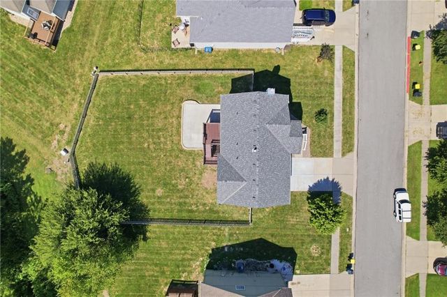 1501 N 6th Street E, Louisburg, KS 66053