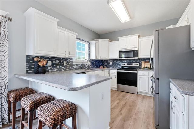 1501 N 6th Street E, Louisburg, KS 66053