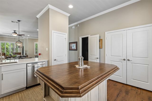 600 E Bluff Street, Fort Worth, TX 76102