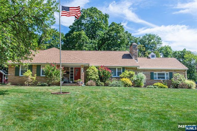 685 Blanch Avenue, Norwood, NJ 07648