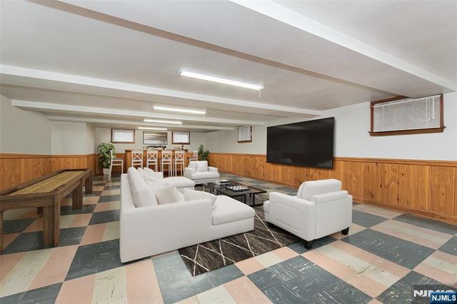 685 Blanch Avenue, Norwood, NJ 07648