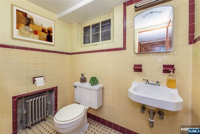 685 Blanch Avenue, Norwood, NJ 07648