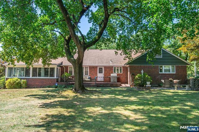 685 Blanch Avenue, Norwood, NJ 07648