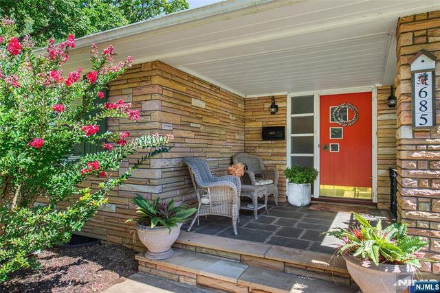 685 Blanch Avenue, Norwood, NJ 07648
