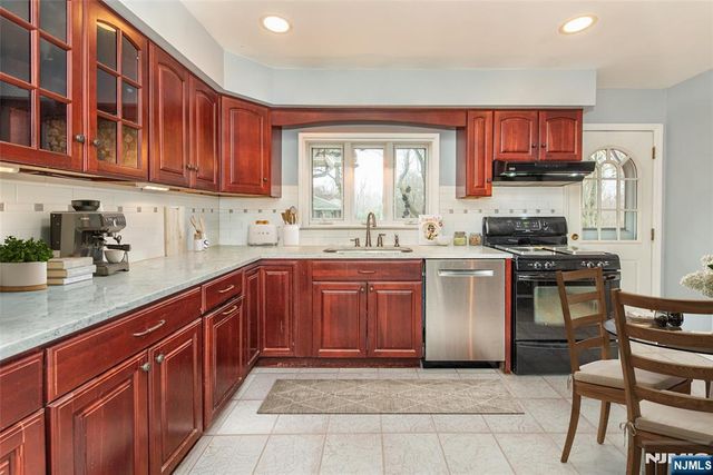 685 Blanch Avenue, Norwood, NJ 07648