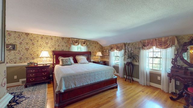 85 Knob Hill Road, Glastonbury, CT 06033