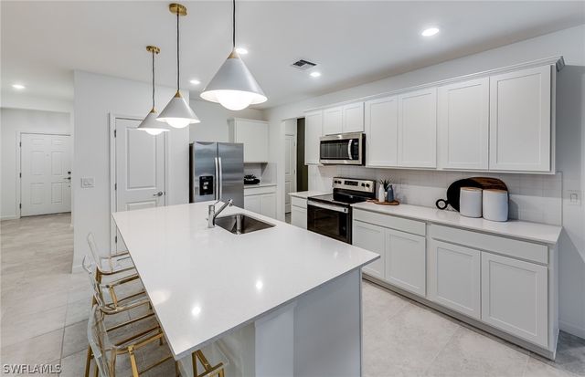 1570 Lake Jessup CIR, Cape Coral, FL 33909