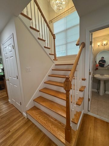 45 Crescent Rd 45, Needham, MA 02494