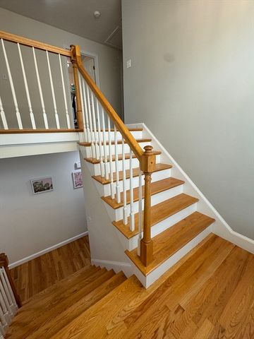 45 Crescent Rd 45, Needham, MA 02494