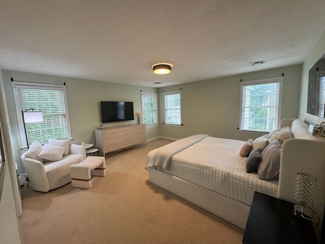 45 Crescent Rd 45, Needham, MA 02494