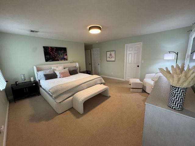 45 Crescent Rd 45, Needham, MA 02494