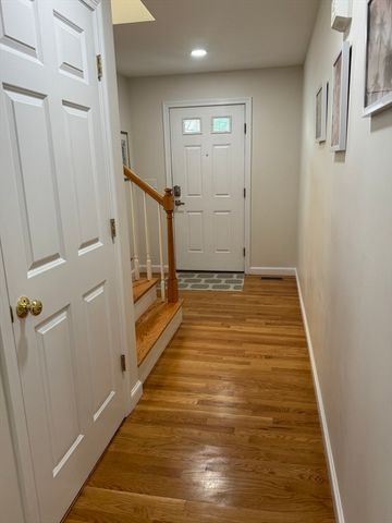 45 Crescent Rd 45, Needham, MA 02494