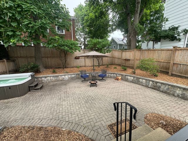 45 Crescent Rd 45, Needham, MA 02494