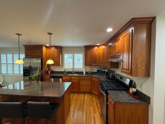 45 Crescent Rd 45, Needham, MA 02494
