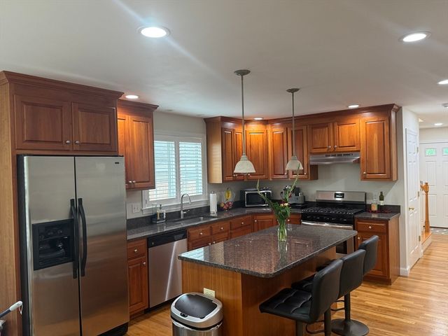 45 Crescent Rd 45, Needham, MA 02494