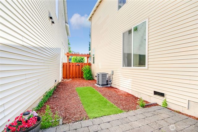 802 62nd Street SE, Auburn, WA 98092
