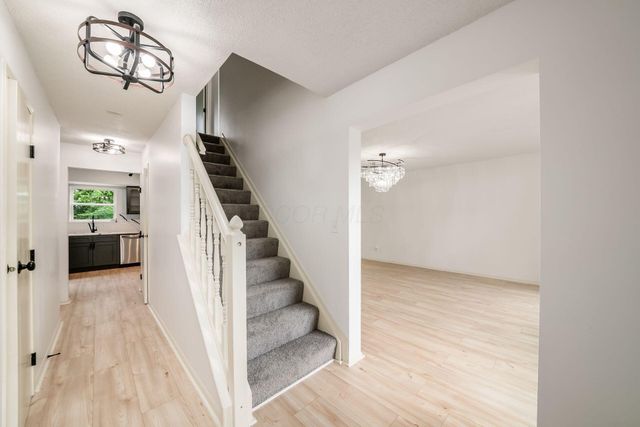 6428 Berry Pond Way, Canal Winchester, OH 43110