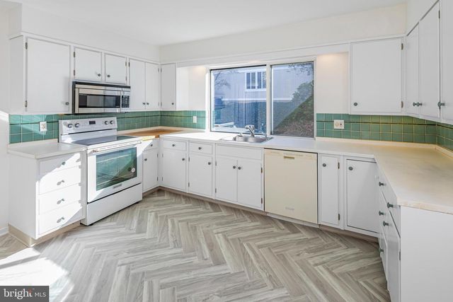 7 GORDON WAY, Princeton, NJ 08540