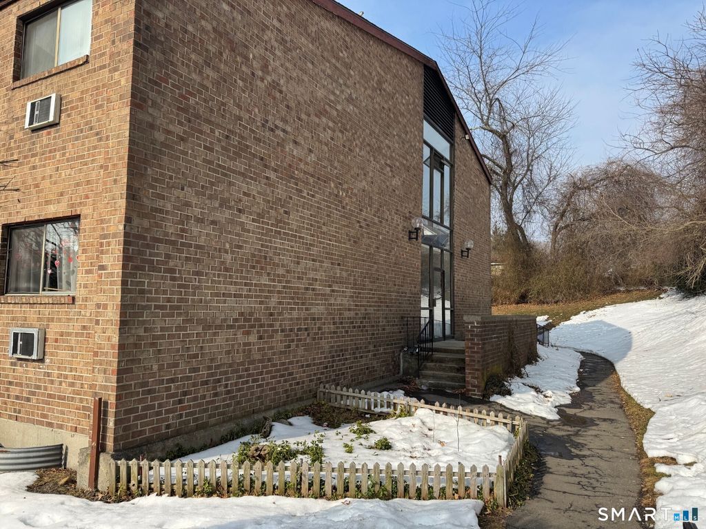 235 Henry Avenue 11J, Stratford, CT 06614