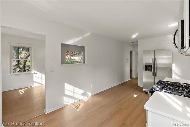 2600 Candlewick Drive, Lake Orion, MI 48359