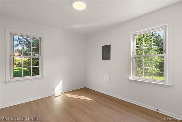 2600 Candlewick Drive, Lake Orion, MI 48359
