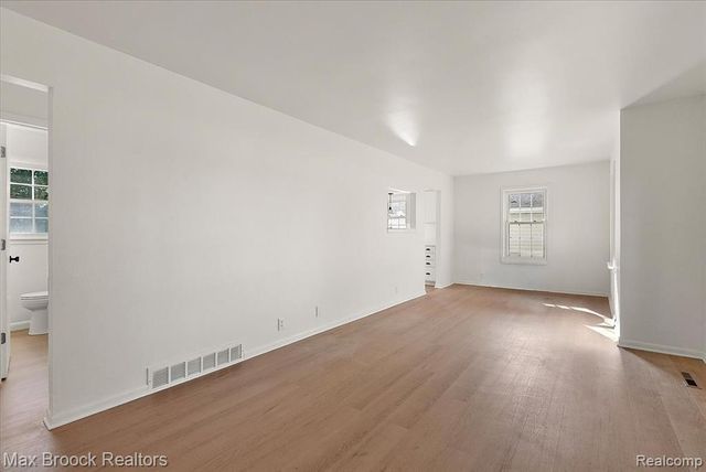 2600 Candlewick Drive, Lake Orion, MI 48359