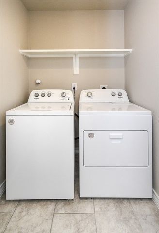 2217 Medusa Dr, Portland, TX 78374