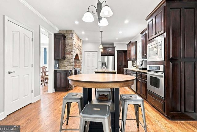 8915 Maple Run Trail, Gainesville, GA 30506