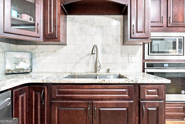 8915 Maple Run Trail, Gainesville, GA 30506