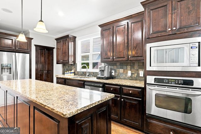 8915 Maple Run Trail, Gainesville, GA 30506