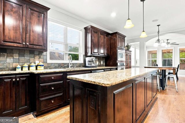8915 Maple Run Trail, Gainesville, GA 30506