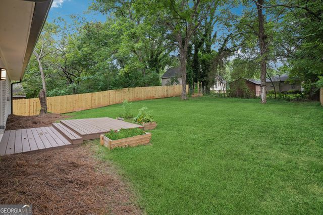 1335 East Washington Avenue, East Point, GA 30344