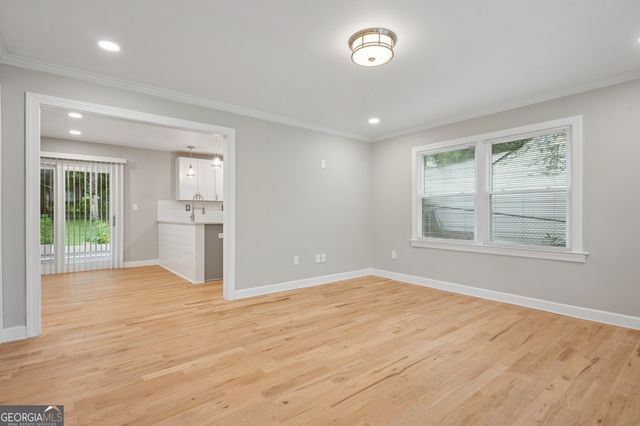 1335 East Washington Avenue, East Point, GA 30344