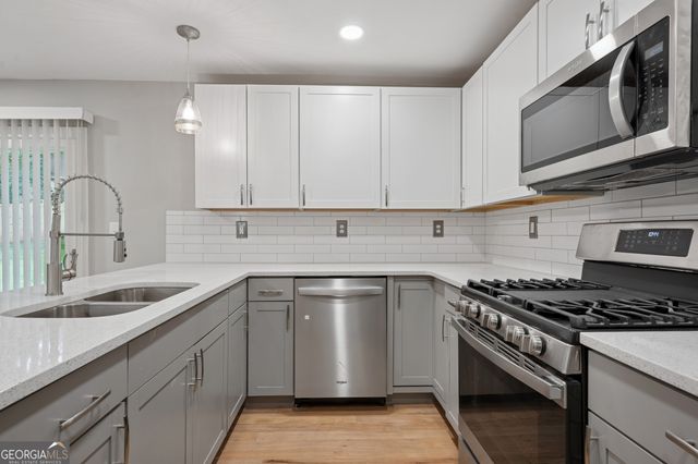 1335 East Washington Avenue, East Point, GA 30344