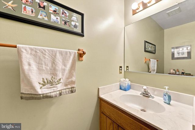 4 MOSS CT, Newark, DE 19711