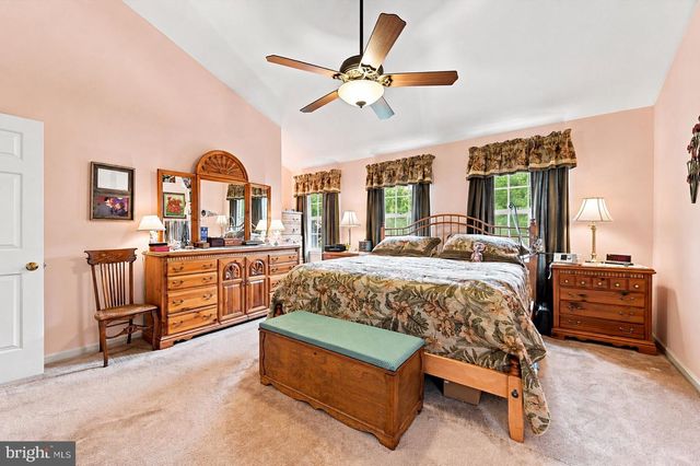4 MOSS CT, Newark, DE 19711