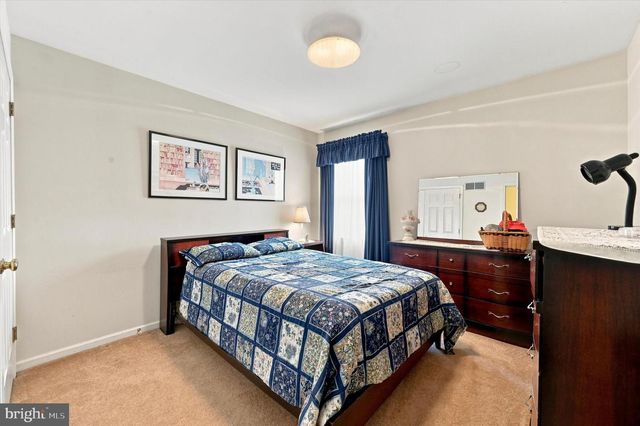 4 MOSS CT, Newark, DE 19711