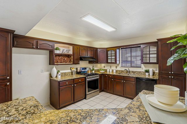 650 Vera Court, El Paso, TX 79932