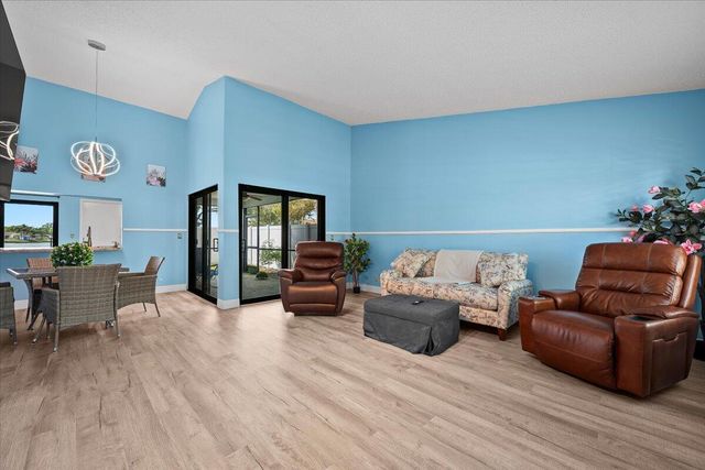 404 Lakewood Court 3a, Jupiter, FL 33458