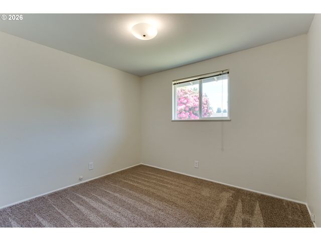 2515 WILLONA Dr, Eugene, OR 97408