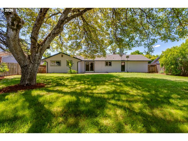 2515 WILLONA Dr, Eugene, OR 97408