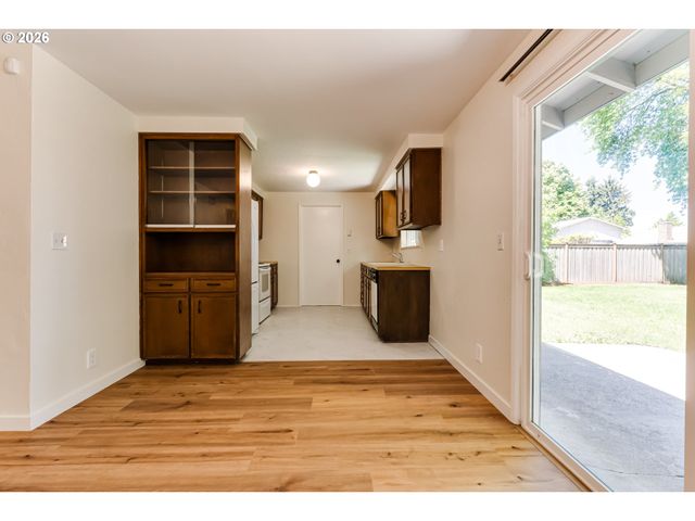 2515 WILLONA Dr, Eugene, OR 97408