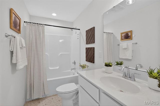 826 Glenbriar, Waterloo, IL 62298