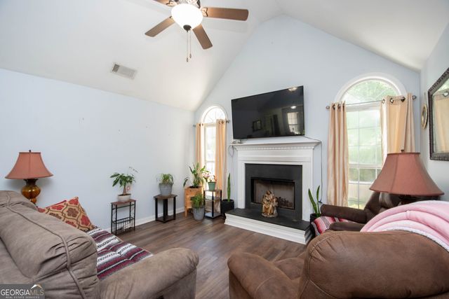 40 Four Oaks Drive, Newnan, GA 30263