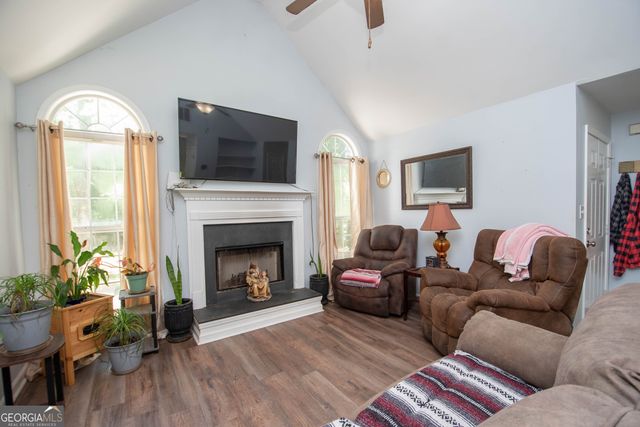 40 Four Oaks Drive, Newnan, GA 30263