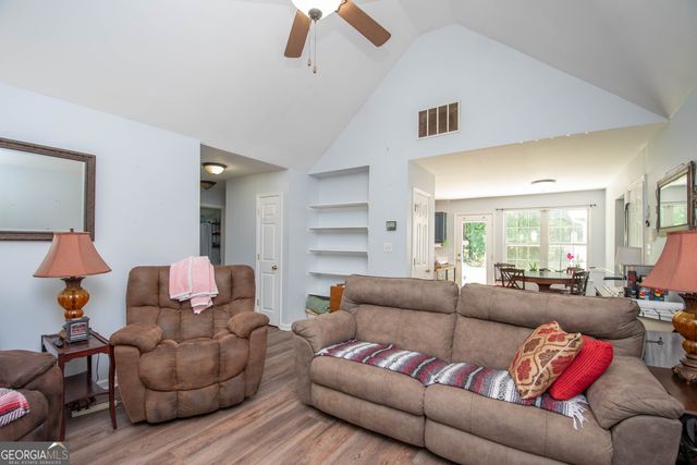 40 Four Oaks Drive, Newnan, GA 30263