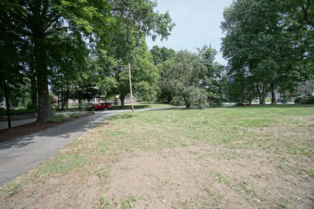 33 Noyes Street, Concord, NH 03301