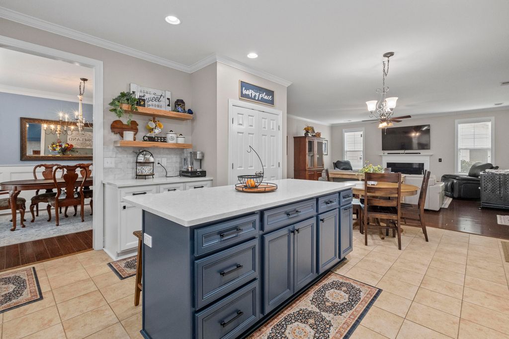 Image 10 of property listing at 195 Bateaux Drive, Summerville, SC 29483