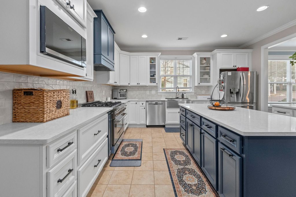 Image 11 of property listing at 195 Bateaux Drive, Summerville, SC 29483