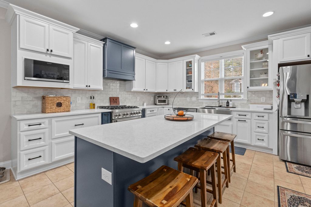 Image 12 of property listing at 195 Bateaux Drive, Summerville, SC 29483